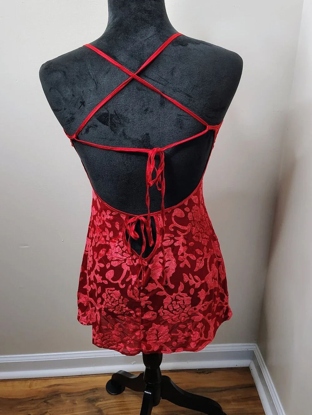 Youmita 3 Piece Red Satin Burnout Floral Lingerie Set Robe Chemise & Thong‎ NWT